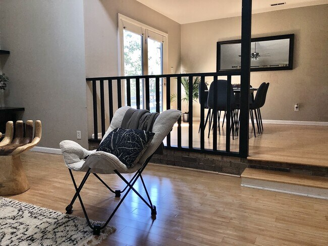 Open floor plan - 11618 Moonridge Dr