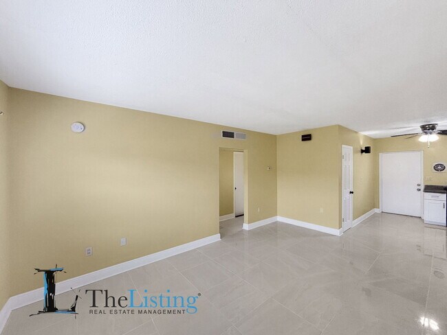Building Photo - 5505 Hernandes Dr
