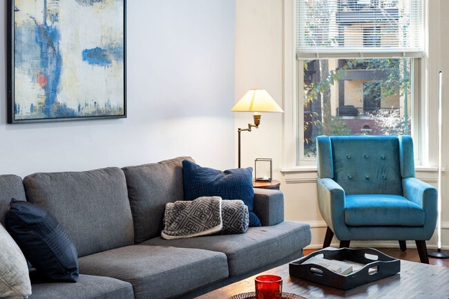 Building Photo - 6229 N Wayne Ave