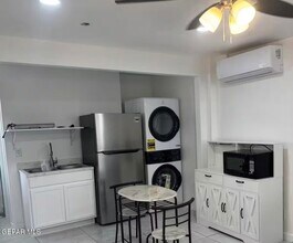 Building Photo - 408 San Blas Dr
