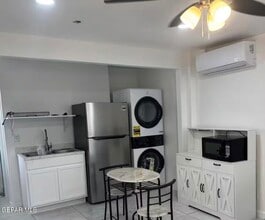 Building Photo - 408 San Blas Dr