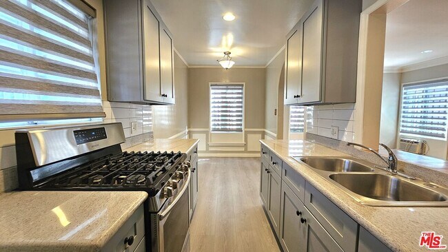Foto del edificio - 1022 S Norton Ave