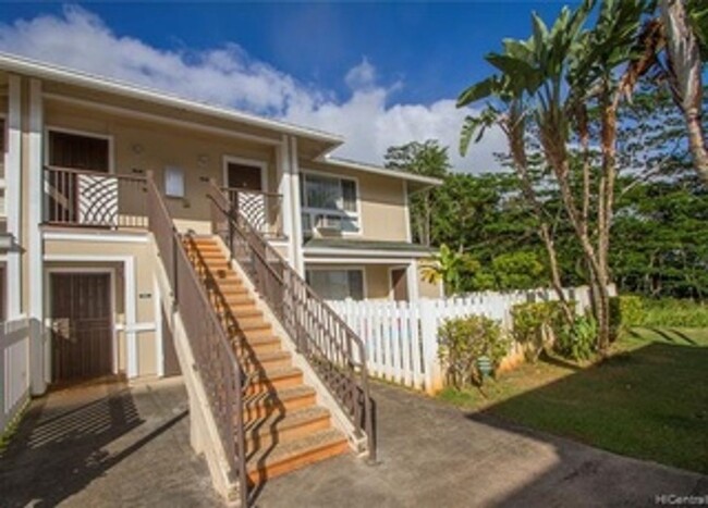 Building Photo - Beautiful 3 bed, 2 bath, 2 parking unit in...