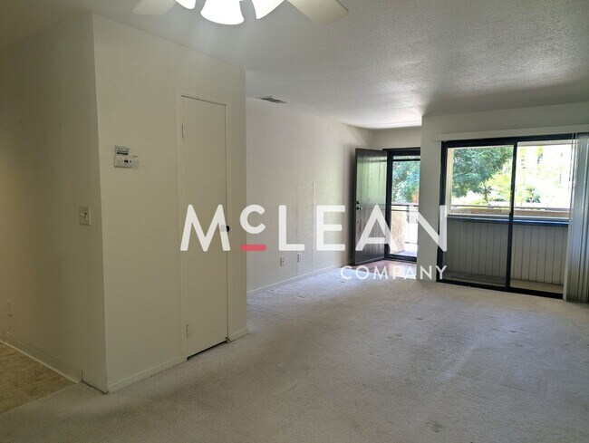 Foto del edificio - Cozy Palm Springs Villas II Condo