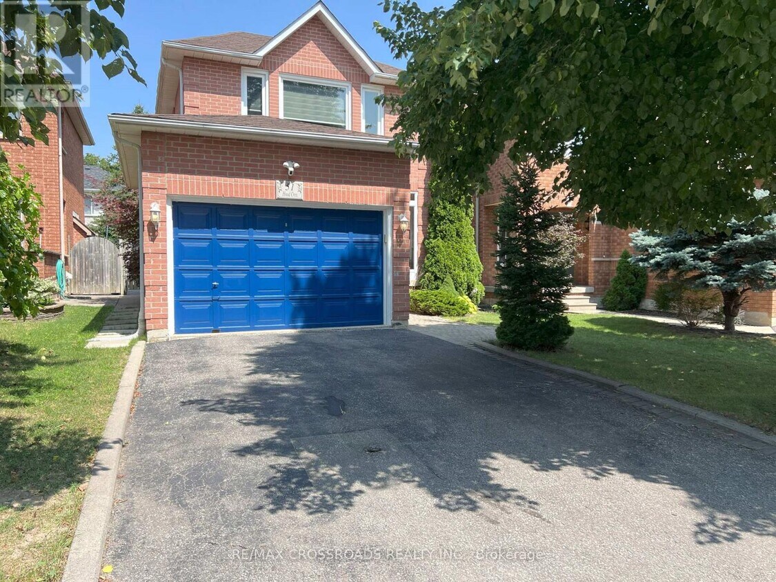Primary Photo - 51 Hood Crescent