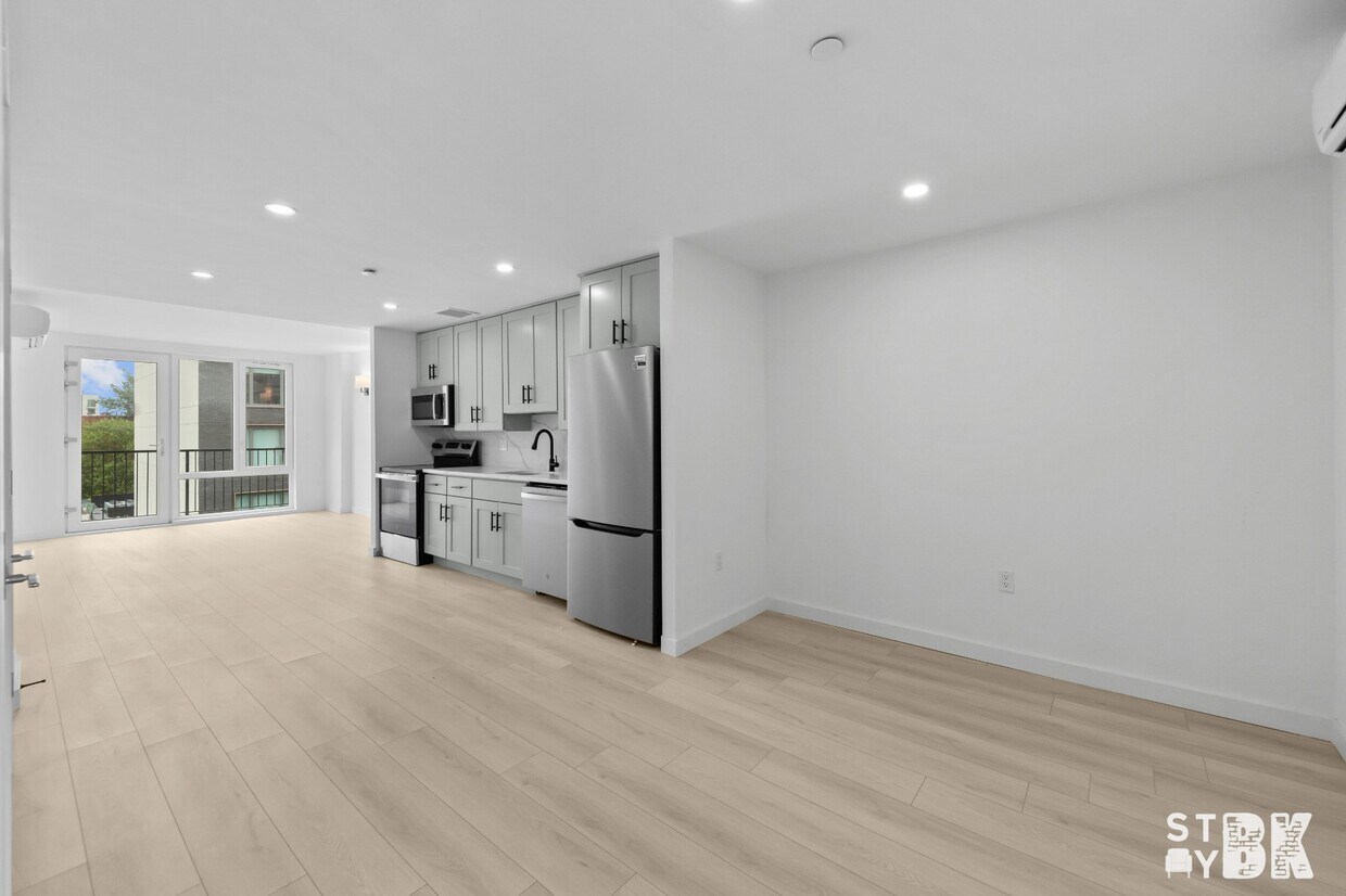 Foto principal - 227 Clarkson Ave