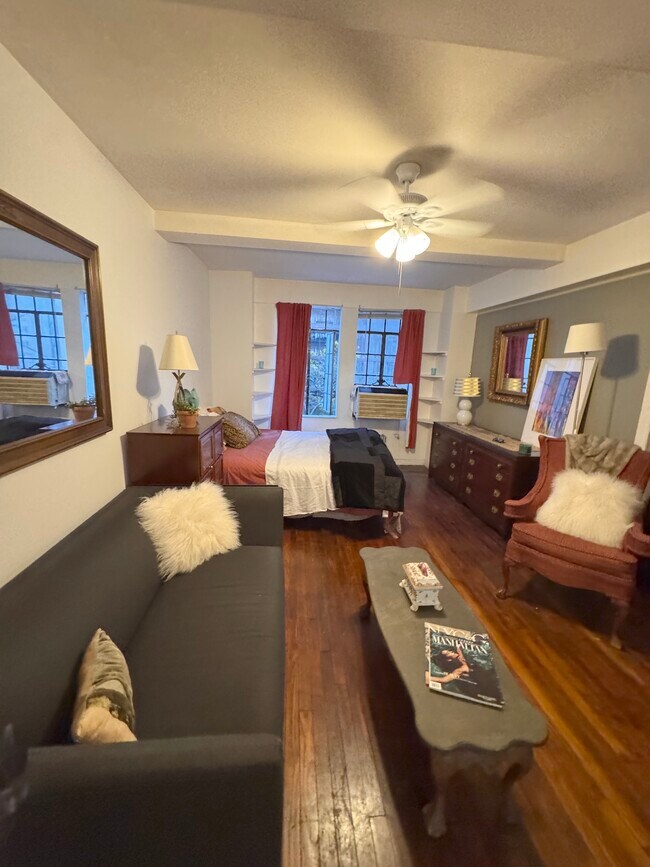 Foto del edificio - 320 E 42nd St