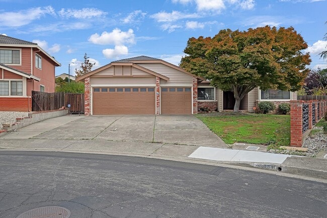 Building Photo - 100 Lippizan Dr