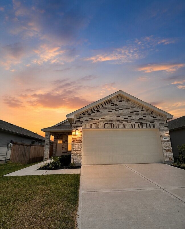 Foto del edificio - 14187 Granger Pointe Ln