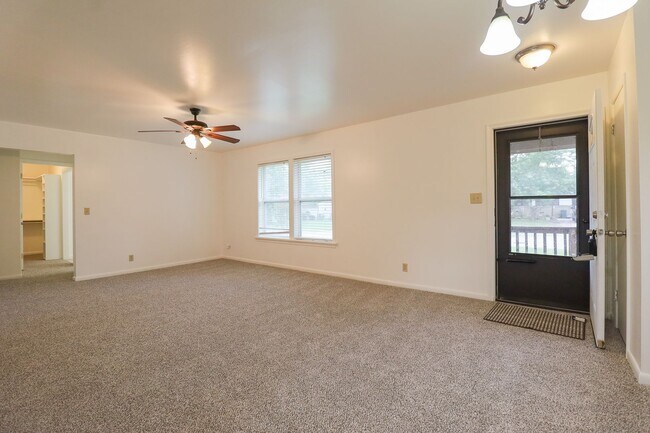 Foto del edificio - Charming 2 Bed, 1 Bath Home!