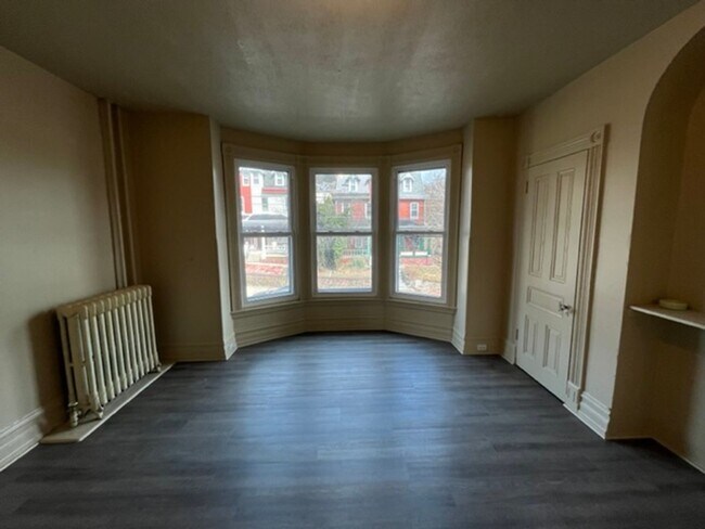 Building Photo - 1368 Perkiomen Ave