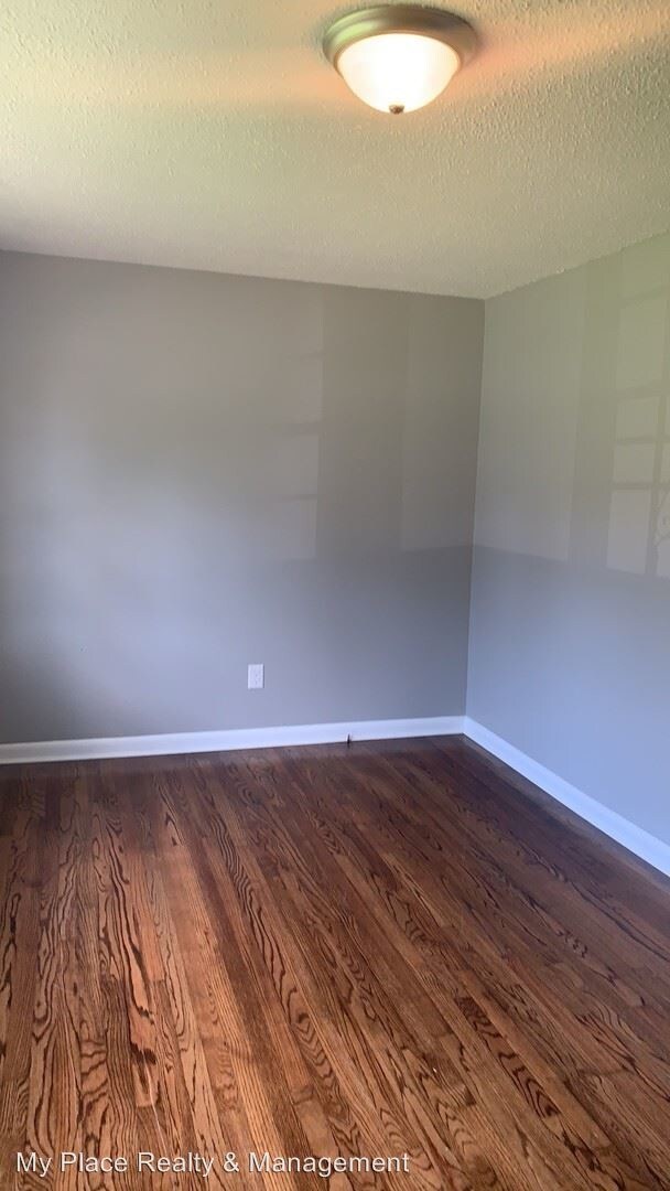 Building Photo - 123 Airport Rd