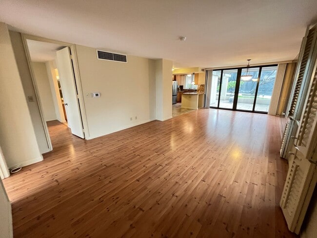 Building Photo - Yacht Harbor Towers (Ala Moana)-1282 sf, 2...