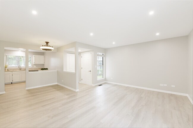 Building Photo - 517 Mallard Ct