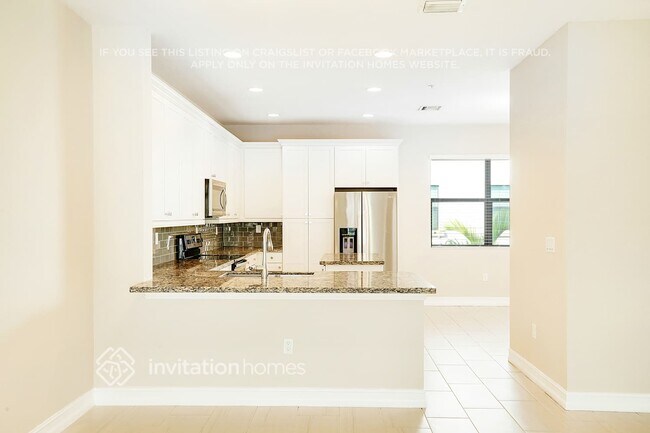 Building Photo - 11713 SW 13th Ct