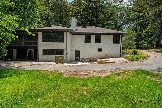 Building Photo - 3757 Peachtree Dunwoody Rd