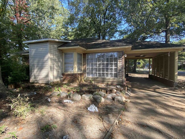 Building Photo - 4612 S Renshaw Dr
