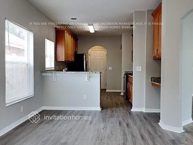 Building Photo - 10504 Lakeside Vista Dr