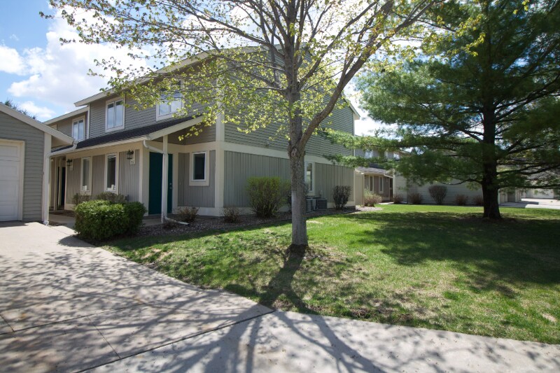 Primary Photo - 1902 Greenview Pl SW