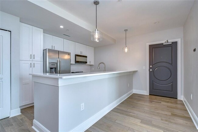 Building Photo - 1238 E Kennedy Blvd