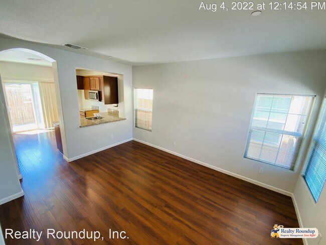 Foto del edificio - 3 br, 2.5 bath House - 8160 Creeping Willo...