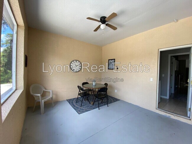 Foto del edificio - 324 Lomond Dr