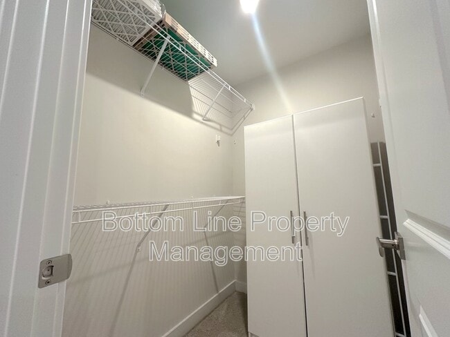 Building Photo - 460 Spearfield Ln