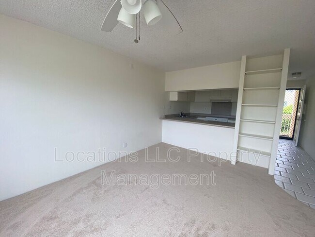 Building Photo - 350 Aoloa St