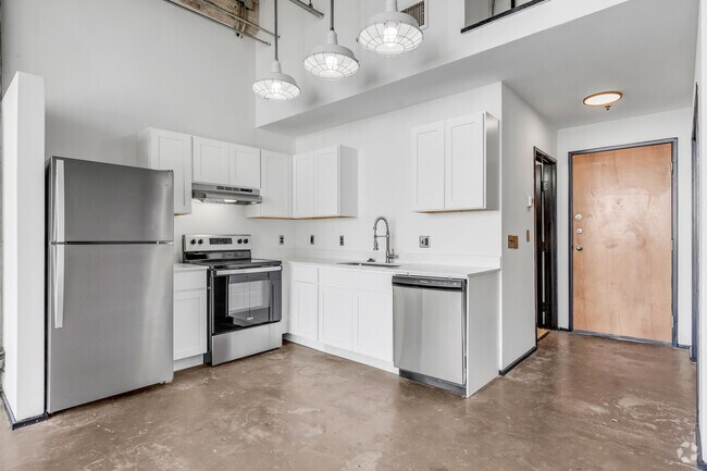 Estudio - 650SF - Baño - American Beauty Mill Lofts