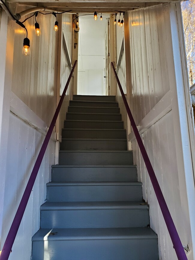 Rear entry stairway - 2005 40th St