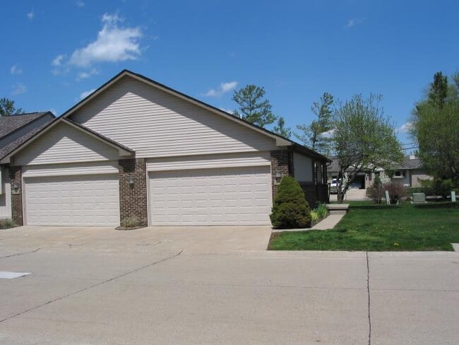Building Photo - 20503 Brandonwood Dr
