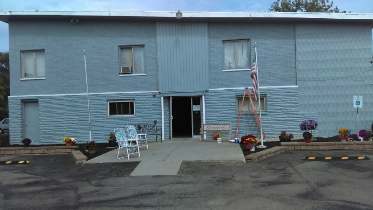 Primary Photo - 1725 Grand Island Blvd
