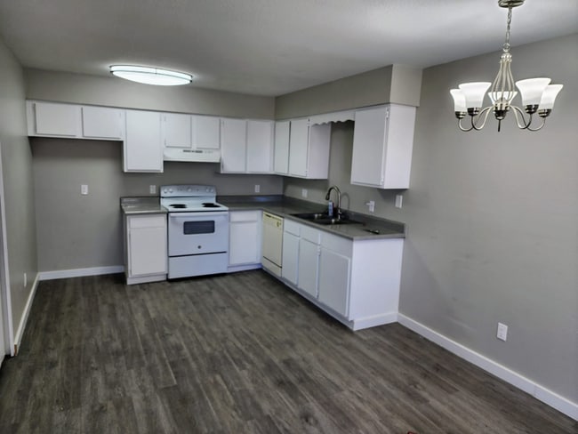 Foto del edificio - 590 W 18th Ave