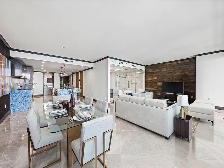 Foto principal - 650 NE 32nd St