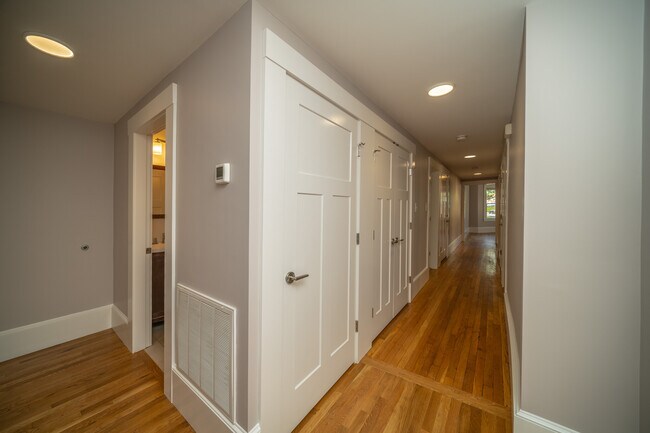 Foto del edificio - 1590 Cambridge St