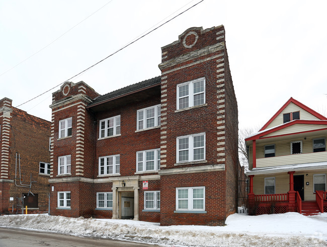 Building Photo - Shaker Square Plaza