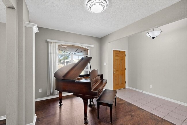 Foto del edificio - 920 Mason Ln