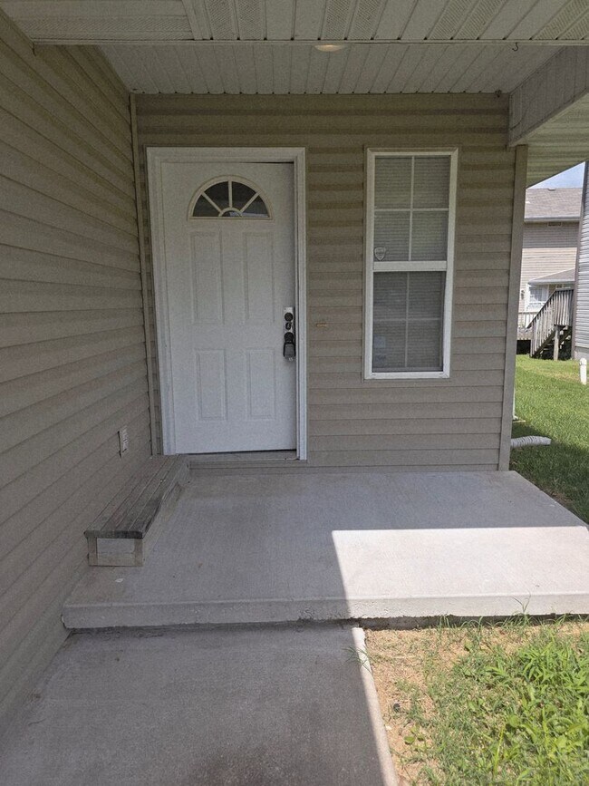 Foto del edificio - 2 bdrm duplex