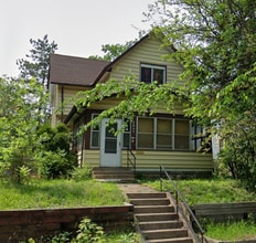 Building Photo - 2647 Fremont Ave N