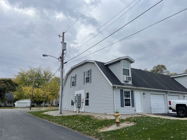 Building Photo - Belmont Estates