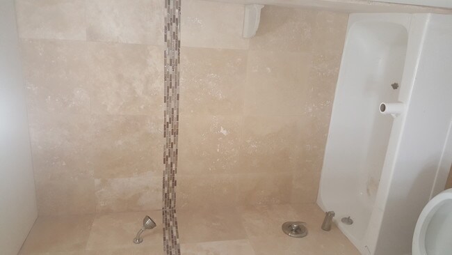 Building Photo - 13655 Ruette Le Parc