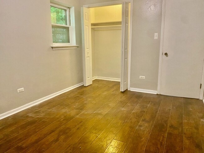 Building Photo - 10924 S Indiana Ave