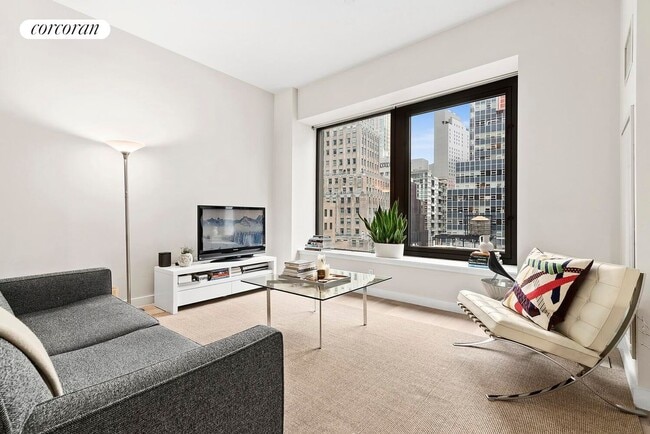 Building Photo - 75 Wall St