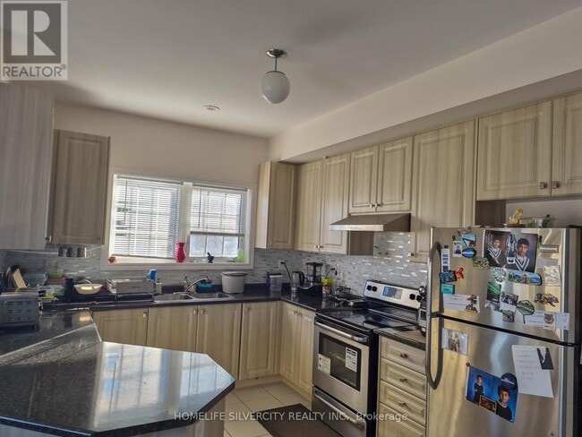 Building Photo - 2 Abercove Cl