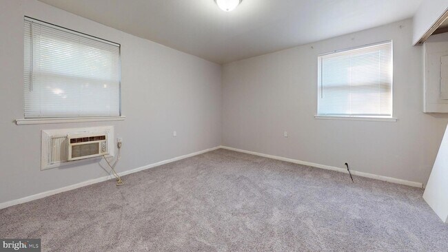 Foto del edificio - 10722 Gifford Ave