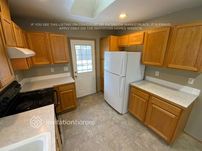 Building Photo - 20213 13th Ave Ct E