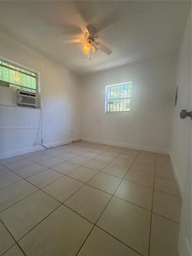 Foto del edificio - 1590 NW 56th St