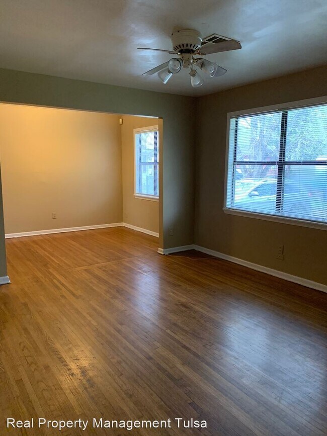 Building Photo - 3 br, 1 bath House - 339 West 61 Pl North