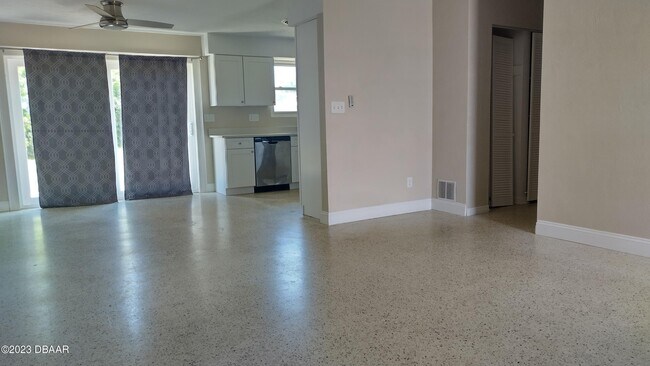 Foto del edificio - 3169 S Peninsula Dr