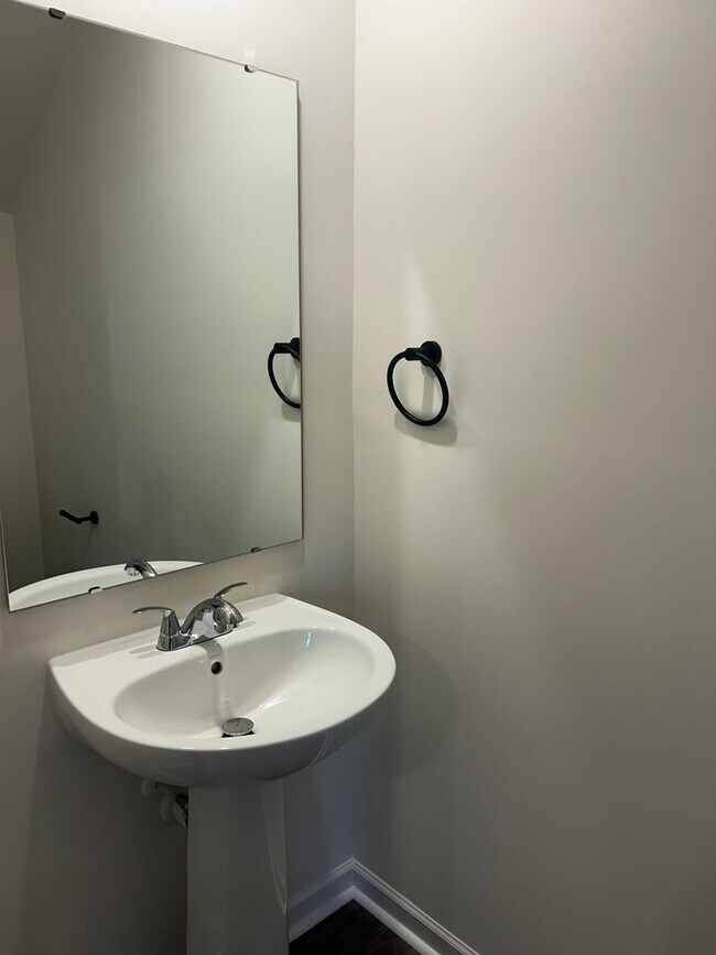 Foto del edificio - Brand New Townhome in the heart of Newton!